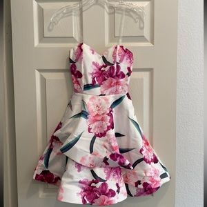 Spring tulip/skater spring dress sz small